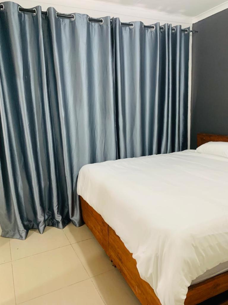 Afrikawisa At O.R. Tambo International Airport Bed & Breakfast Kempton Park Luaran gambar