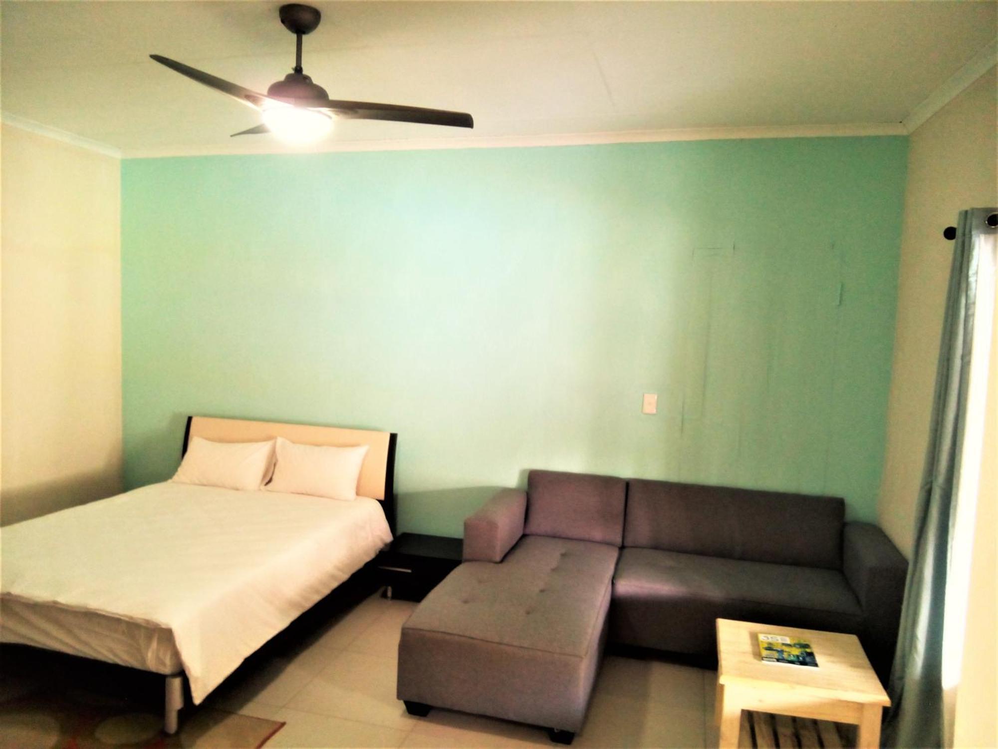 Afrikawisa At O.R. Tambo International Airport Bed & Breakfast Kempton Park Bilik gambar